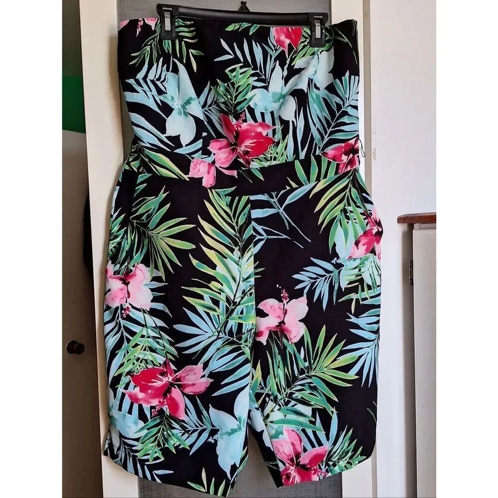 New York & Company Large Tropical Strapless Romper